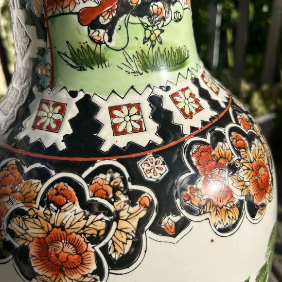Vintage 25.5" Large Chinese Vase Geishas Hand Painted Porcelain Tall Chinoiserie - Picture 5 of 16
